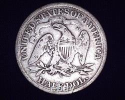 1867 S Demi-dollar assis Liberty, beaux détails, V-4 Devise au-dessus de l'aigle # S176